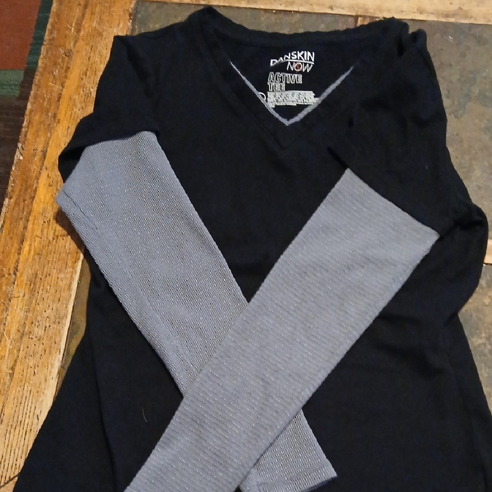 Danskin Now Black and Gray V-Neck Top